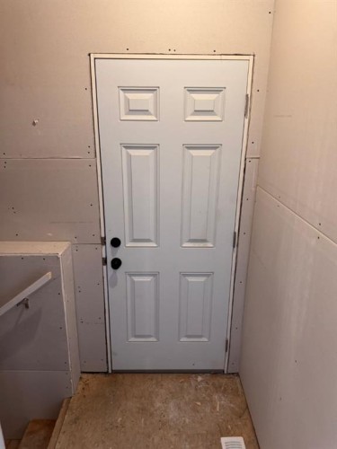 21 Setonvista Gate Se, Calgary, AB - Indoor Photo Showing Other Room