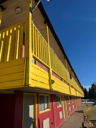 121 2 Street, Cremona, AB 