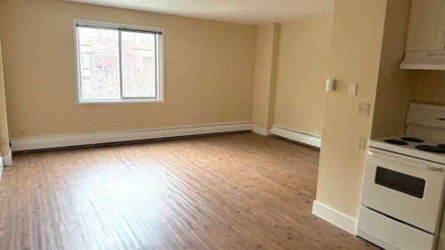 1809 5 Street Sw, Calgary, AB - Indoor Photo Showing Kitchen