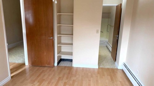 1809 5 Street Sw, Calgary, AB - Indoor Photo Showing Other Room