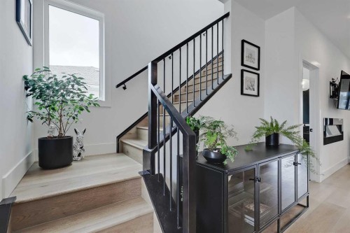 1440 26A Street Sw, Calgary, AB - Indoor Photo Showing Other Room