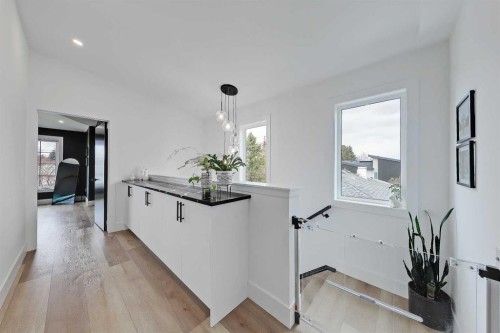 1440 26A Street Sw, Calgary, AB - Indoor Photo Showing Other Room