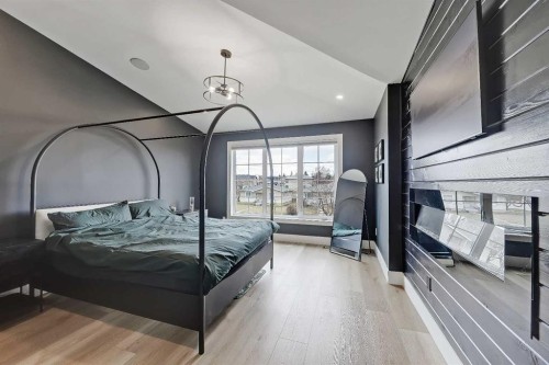 1440 26A Street Sw, Calgary, AB - Indoor Photo Showing Bedroom