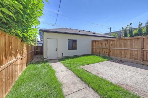 1440 26A Street Sw, Calgary, AB - Outdoor