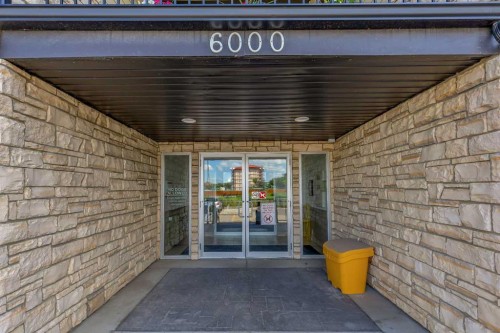 6307-304 Mackenzie Way Sw, Airdrie, AB - Outdoor
