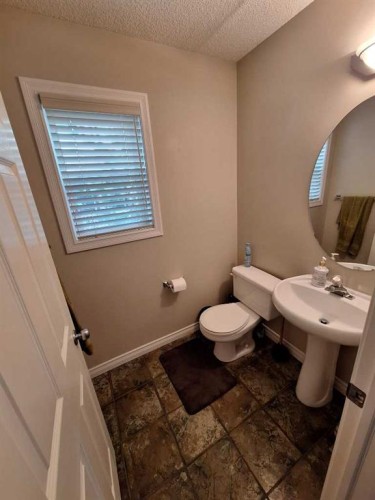 249 West Lakeview Place, Chestermere, AB - Indoor Photo Showing Bathroom