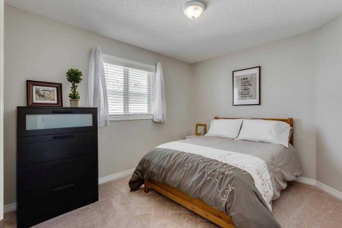 249 West Lakeview Place, Chestermere, AB - Indoor Photo Showing Bedroom