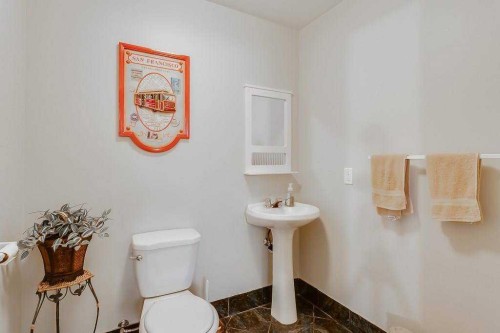 249 West Lakeview Place, Chestermere, AB - Indoor Photo Showing Bathroom