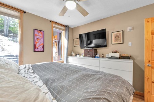 612-107 Armstrong Place, Canmore, AB - Indoor Photo Showing Bedroom
