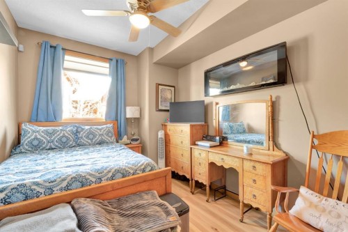 612-107 Armstrong Place, Canmore, AB - Indoor Photo Showing Bedroom