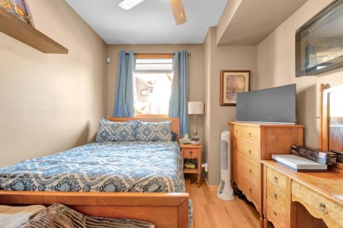 612-107 Armstrong Place, Canmore, AB - Indoor Photo Showing Bedroom