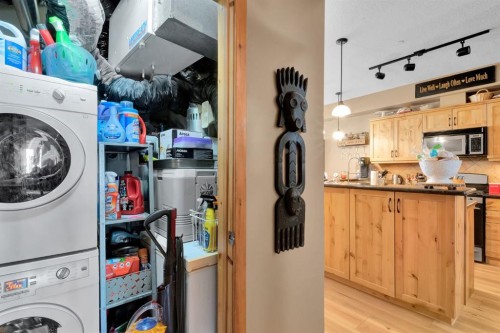 612-107 Armstrong Place, Canmore, AB - Indoor Photo Showing Laundry Room