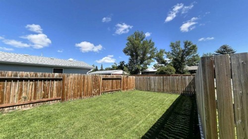 47 Sunhurst Court Se, Calgary, AB - Outdoor