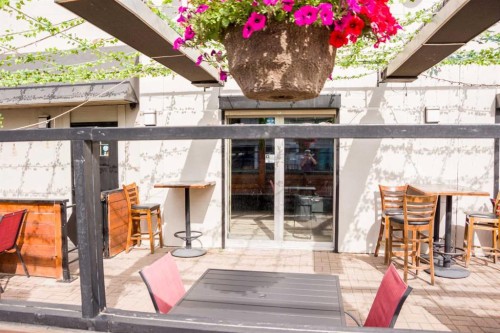 406 14 Street Nw, Calgary, AB 