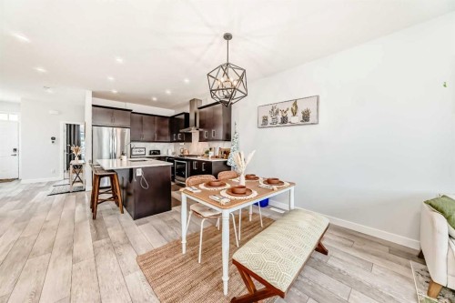 144 Evanscrest Park Nw, Calgary, AB - Indoor Photo Showing Dining Room