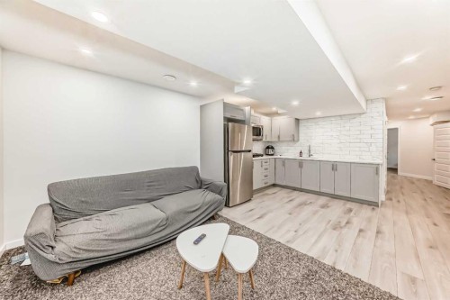 144 Evanscrest Park Nw, Calgary, AB - Indoor Photo Showing Kitchen