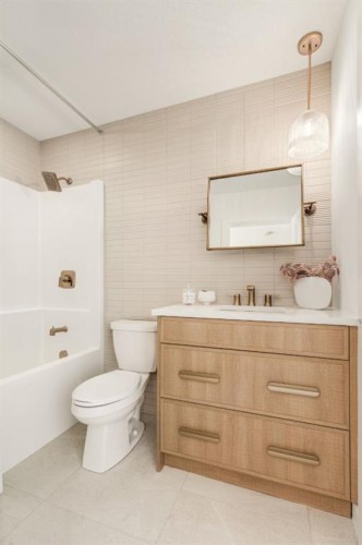 118-20 Cascade Ridge, Canmore, AB - Indoor Photo Showing Bathroom