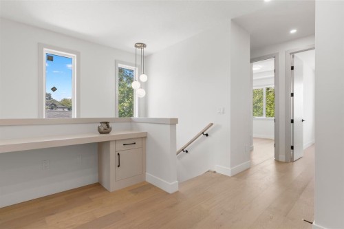 3110 40 Street Sw, Calgary, AB - Indoor