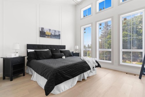 3110 40 Street Sw, Calgary, AB - Indoor Photo Showing Bedroom