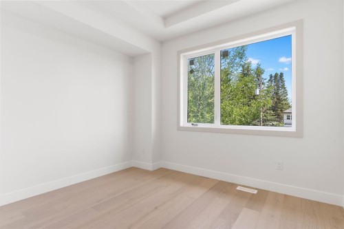 3110 40 Street Sw, Calgary, AB - Indoor Photo Showing Other Room