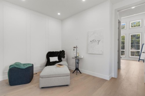 3110 40 Street Sw, Calgary, AB - Indoor