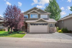 127 Hillcrest Boulevard  Strathmore, AB T1P 0A3