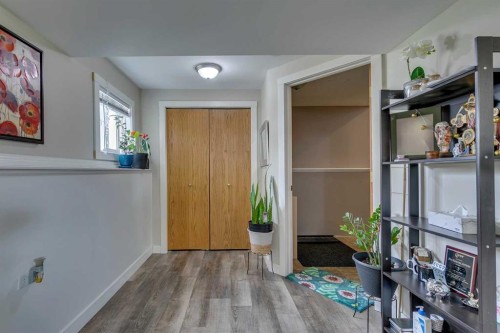 411 Rundleson Place Ne, Calgary, AB - Indoor Photo Showing Other Room
