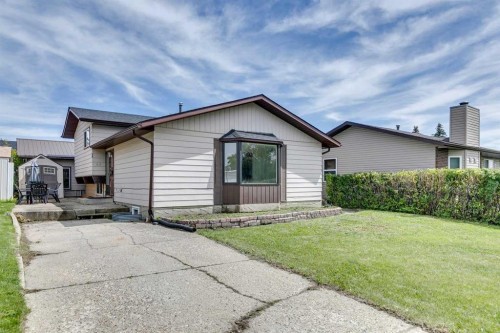 411 Rundleson Place Ne, Calgary, AB - Outdoor