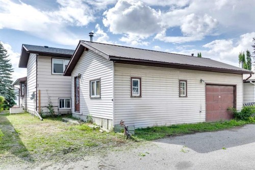 411 Rundleson Place Ne, Calgary, AB - Outdoor With Exterior