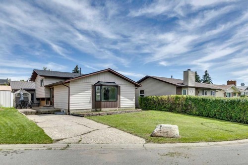 411 Rundleson Place Ne, Calgary, AB - Outdoor