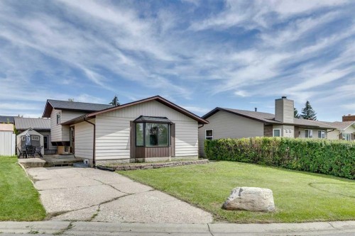 411 Rundleson Place Ne, Calgary, AB - Outdoor