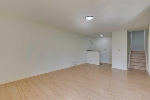 411 Rundleson Place Ne, Calgary, AB - Indoor Photo Showing Other Room