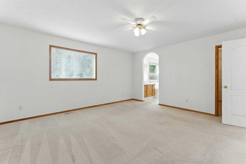 34 Tuscarora Way Nw, Calgary, AB - Indoor Photo Showing Other Room