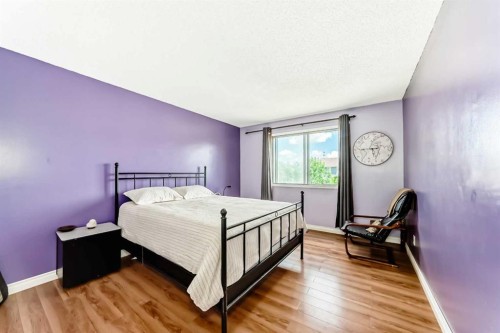4821 60 Street Ne, Calgary, AB - Indoor Photo Showing Bedroom