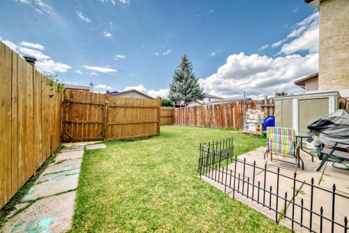 4821 60 Street Ne, Calgary, AB - Outdoor