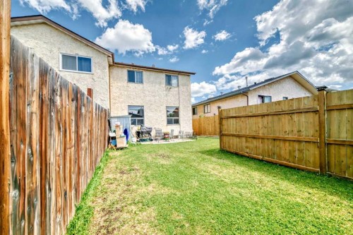 4821 60 Street Ne, Calgary, AB - Outdoor