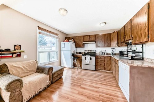 4821 60 Street Ne, Calgary, AB - Indoor Photo Showing Kitchen