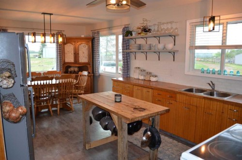 14123 Township Road 404, Rural Flagstaff County, AB - Indoor