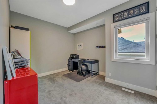420 14 Avenue Ne, Calgary, AB - Indoor Photo Showing Office