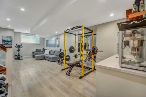 420 14 Avenue Ne, Calgary, AB - Indoor Photo Showing Gym Room