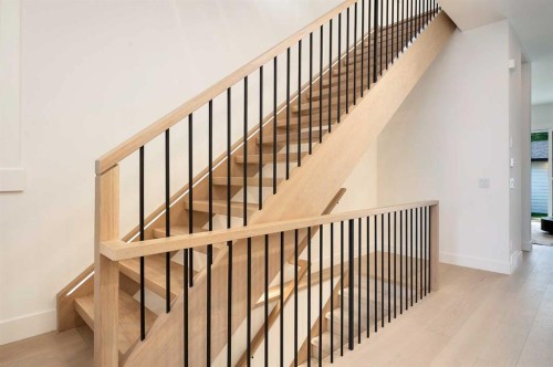 1807 Broadview Road Nw, Calgary, AB - Indoor Photo Showing Other Room