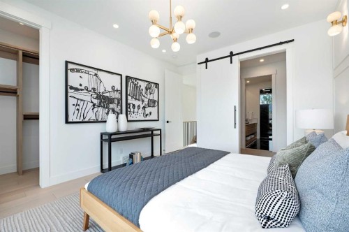 1807 Broadview Road Nw, Calgary, AB - Indoor Photo Showing Bedroom