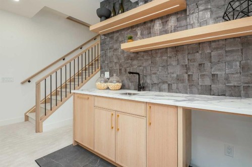 1807 Broadview Road Nw, Calgary, AB - Indoor Photo Showing Other Room