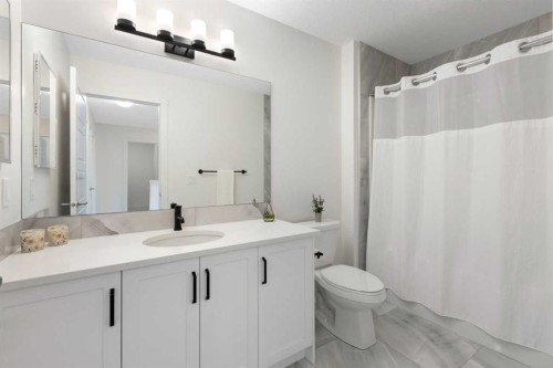 1635 Baywater Street Sw, Airdrie, AB - Indoor Photo Showing Bathroom