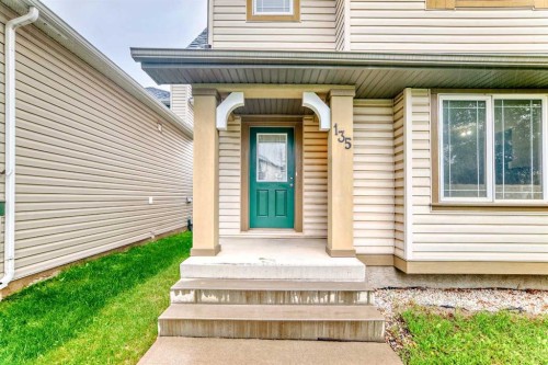 135 Copperstone Grove Se, Calgary, AB - Outdoor