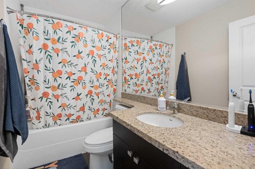 2005-77 Spruce Place Sw, Calgary, AB - Indoor Photo Showing Bathroom