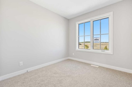 7055 Rangeview Avenue Se, Calgary, AB - Indoor Photo Showing Other Room