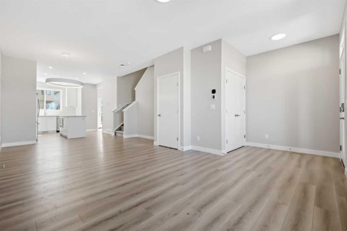 7055 Rangeview Avenue Se, Calgary, AB - Indoor