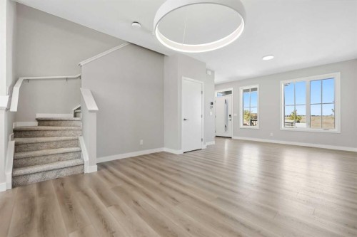 7055 Rangeview Avenue Se, Calgary, AB - Indoor Photo Showing Other Room