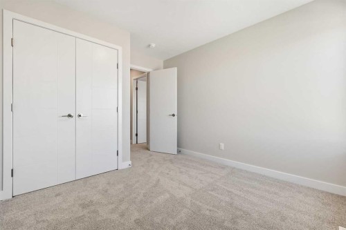 7067 Rangeview Avenue Se, Calgary, AB - Indoor Photo Showing Other Room